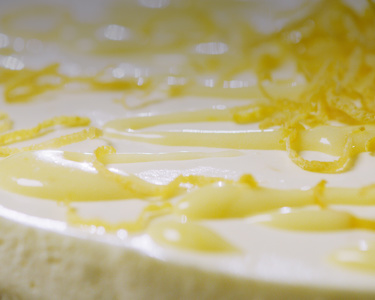CHEESECAKE ΛΕΜΟΝΙ ME ΕΠΙΚΑΛΥΨΗ ΚΡΕΜΑΣ ΛΕΜΟΝΙΟΥ ΚΑΙ ARLA ΦΡΕΣΚΟ ΤΥΡΙ ΚΡΕΜΑ