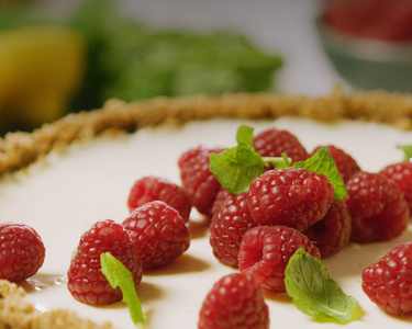 NEW YORK CHEESECAKE ΜΕ ΛΕΜΟΝΙ, ΣΜΕΟΥΡΑ ΚΑΙ ARLA ΦΡΕΣΚΟ ΤΥΡΙ ΚΡΕΜΑ