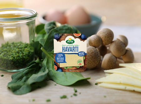 Havarti μπροστά από λαχανικά