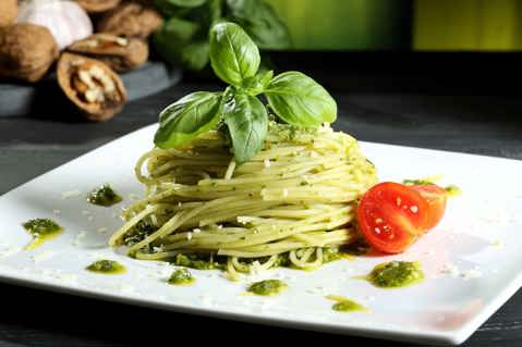 ΜΑΚΑΡΟΝΙΑ ΜΕ PESTO