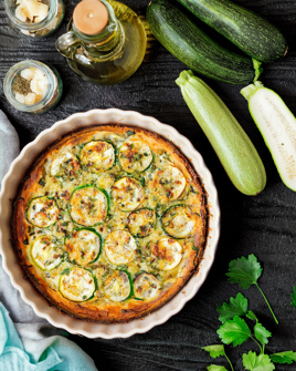 ΚΟΛΟΚΥΘΟΠΙΤΑ ΜΕ ΤΥΡΙ & ΠΕΣΤΟ ΜΠΡΟΚΟΛΟΥ