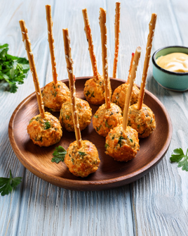 Τυρόμπαλες με cranberries & τυρί κρέμα