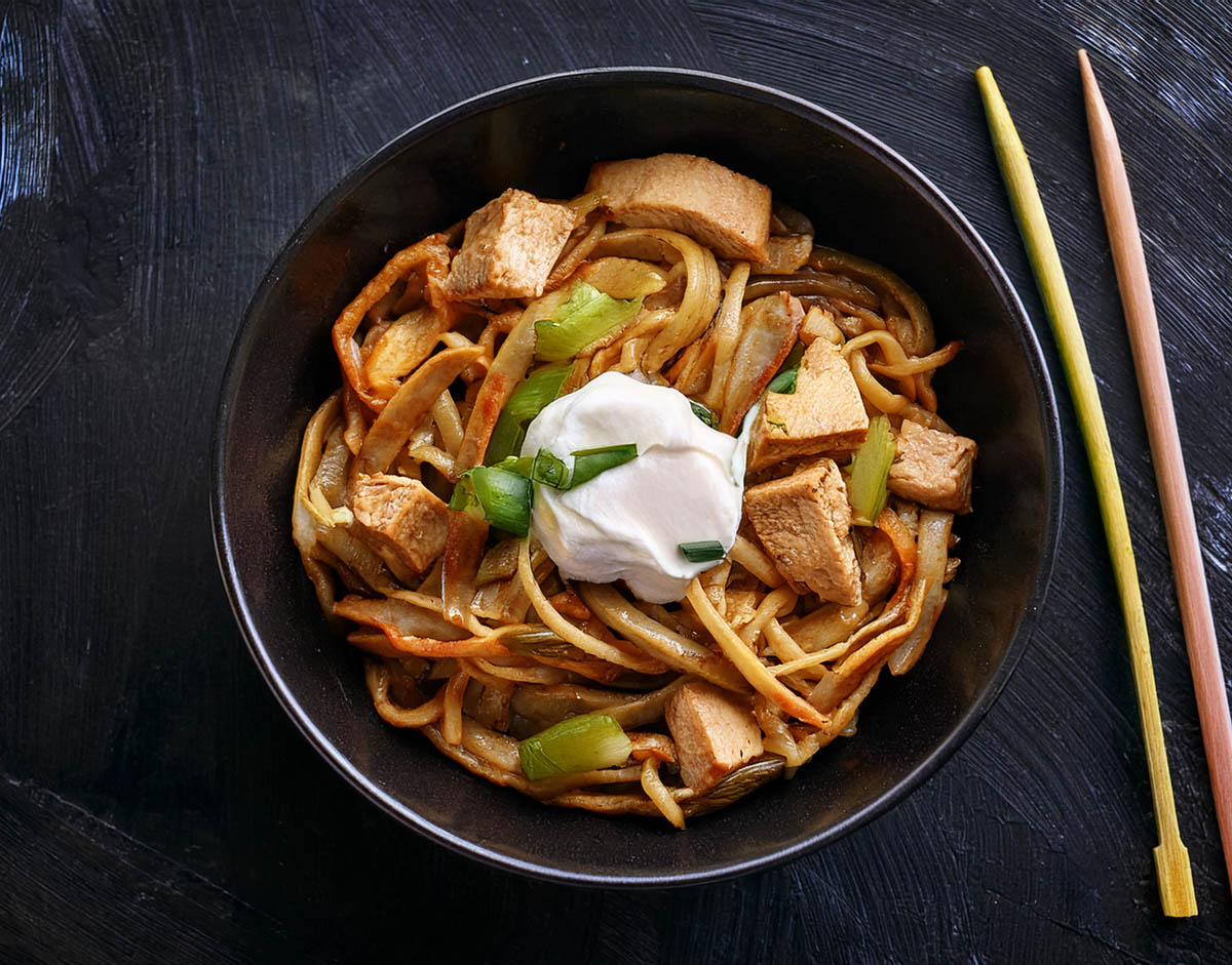 Noodles με κοτόπουλο & λαχανικά