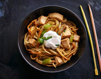 Noodles με κοτόπουλο & λαχανικά