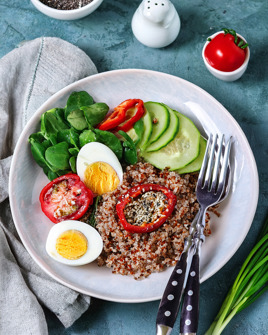 Αυγοσαλάτα με φαγόπυρο & λαχανικά