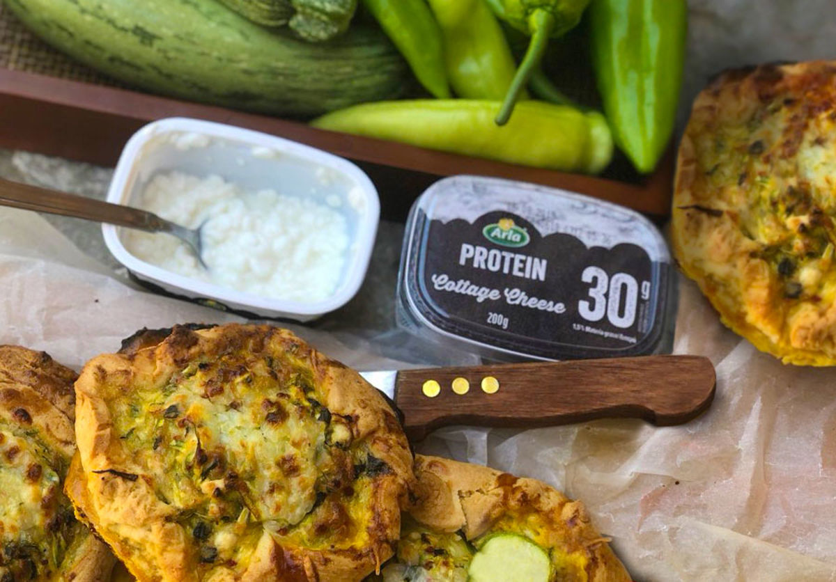 Χειροποίητες πίτες με κολοκύθι, Arla Protein cottage cheese και δυόσμο