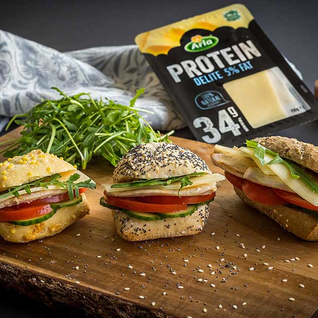 Μικρά sandwiches με κοτόπουλο και Protein Delite 5%